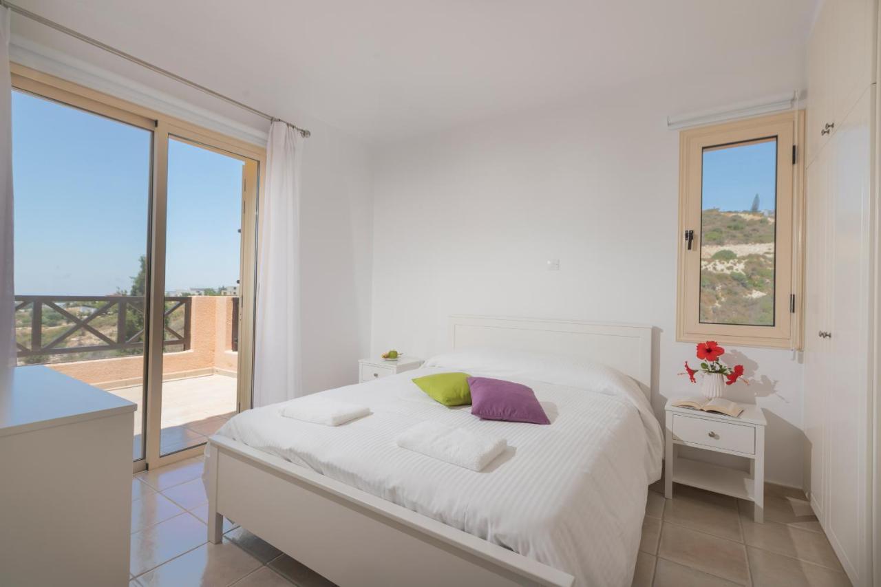 Resitour - Perneri Three Bedroom Villas Tala Exterior foto